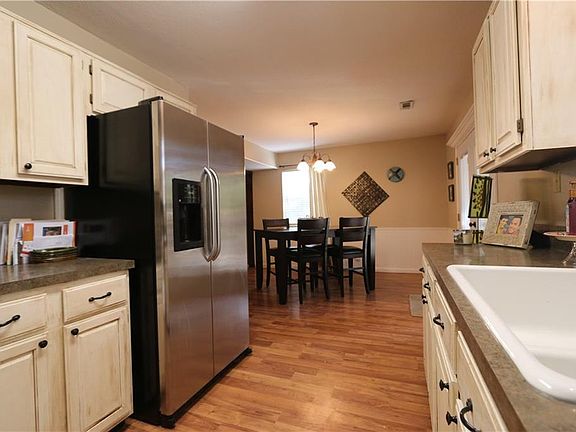 5th image of 1610 S 26th Pl