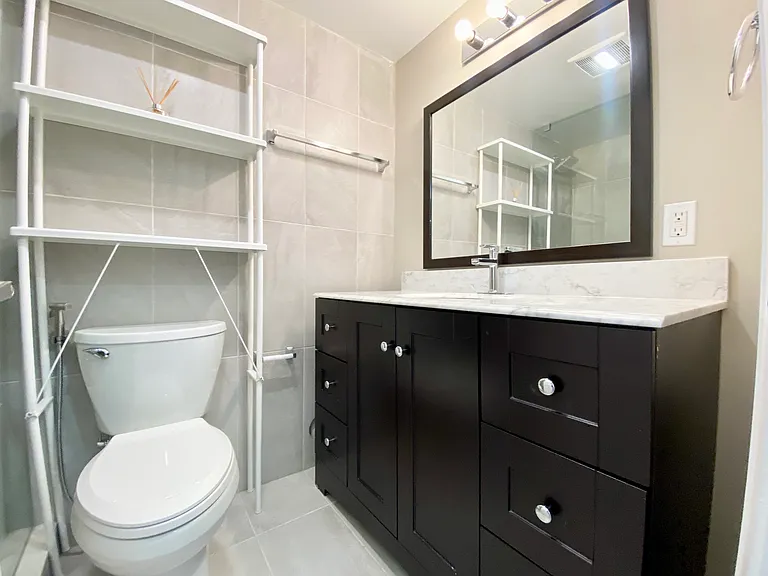 1001 Cosburn Ave #BASEMENT — Photo 12
