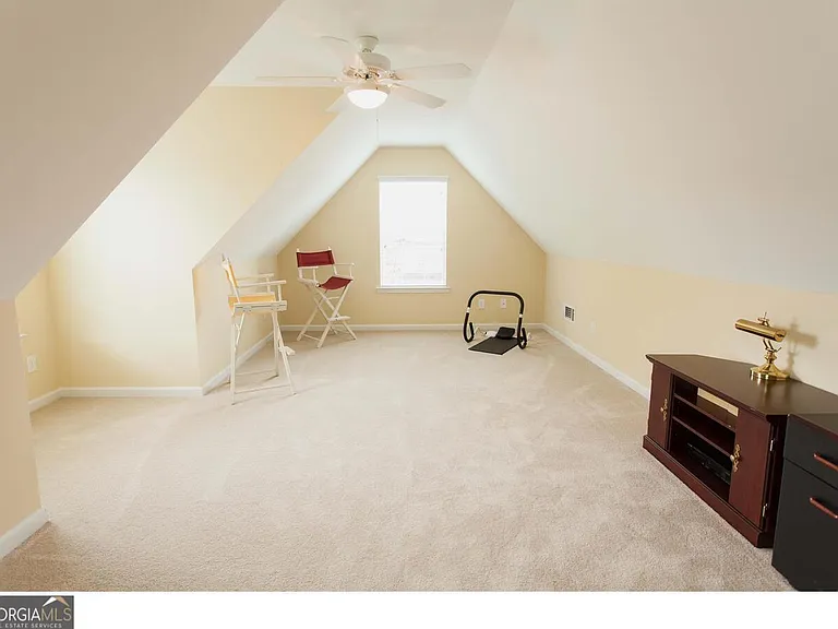 235 Turnbridge Cir — Photo 8