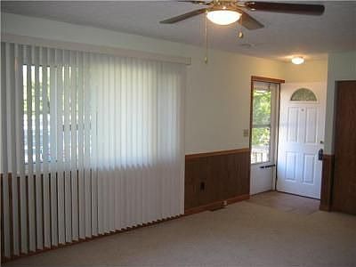 4th image of 299 Penny Ln