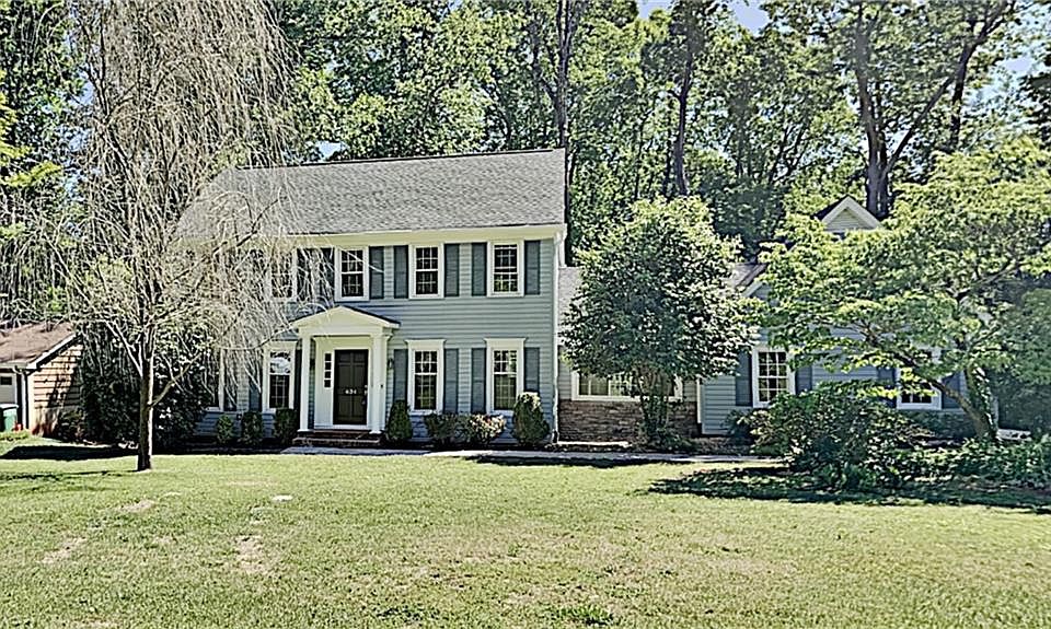 1st image of 634 Dorsey Cir