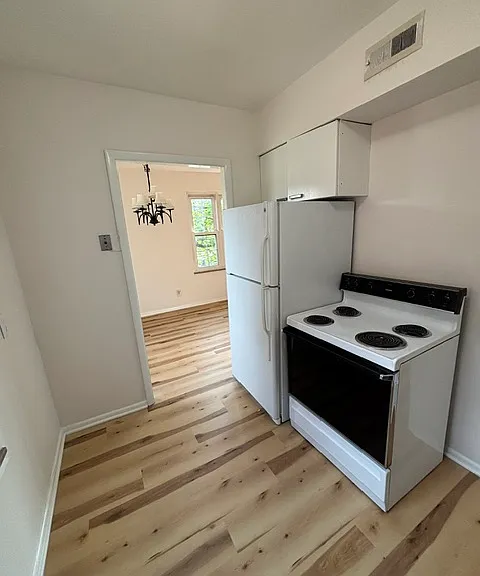 3255 Warrensville Center Rd #105 — Photo 2