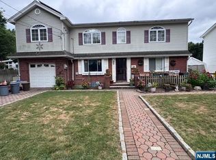 266 Hamilton Rd, Teaneck, NJ 07666