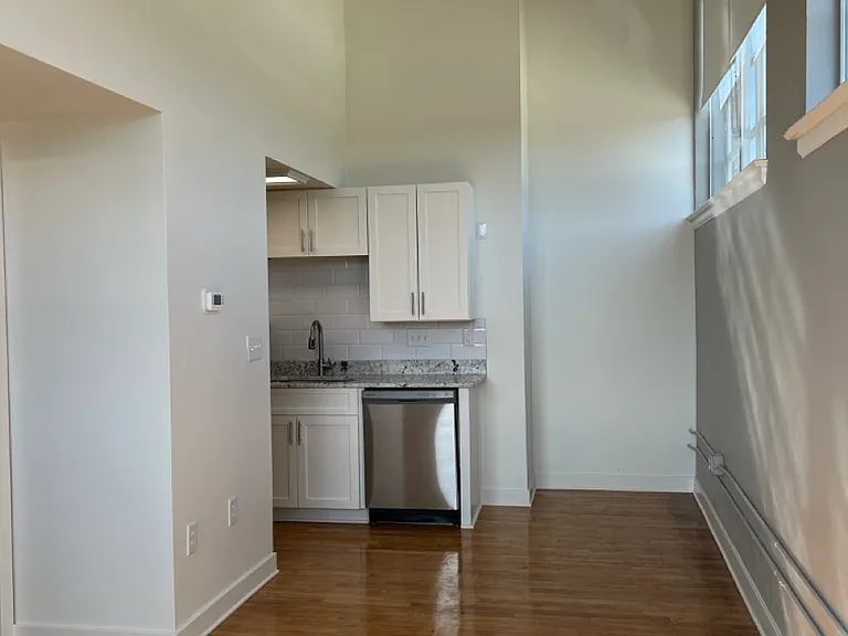 Pulaski Lofts — Photo 97
