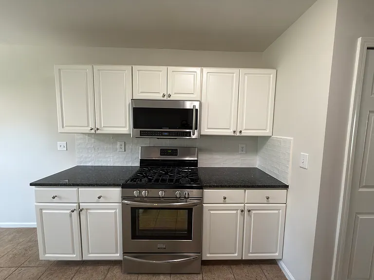 4015 Crabapple Lake Ct — Photo 8