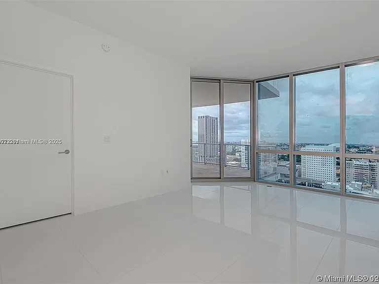 851 NE 1st Ave #1608 — Photo 4