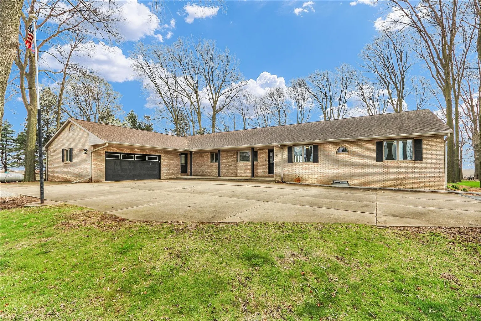 1644 County Road 200 E photo 1
