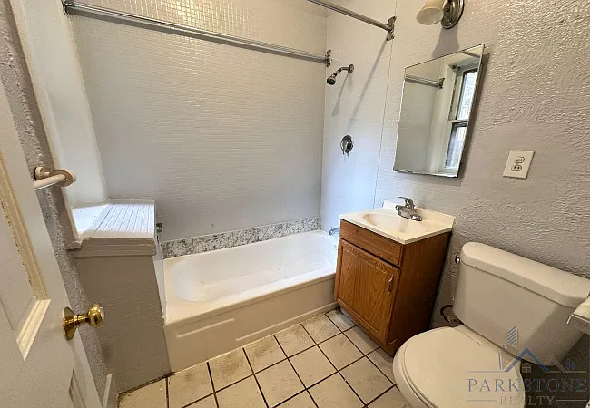 111 Baldwin Ave #17E