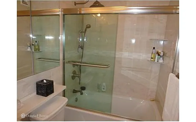 Rented by Douglas Elliman | media 16