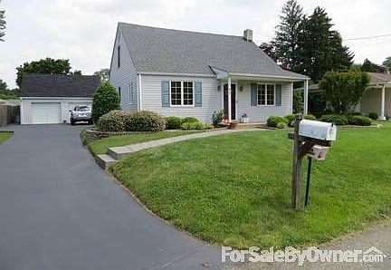 Beautiful curb appeal
						:
						Well-maintained expanded Cape Cod - comfortable and quaint.