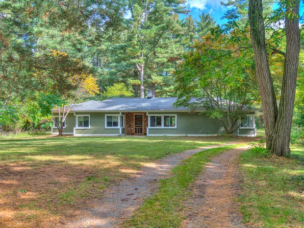 5927 S Jackson Rd, Jackson, MI 49201