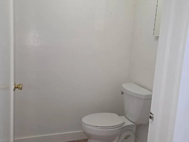 530 E Olive Ave — Photo 7