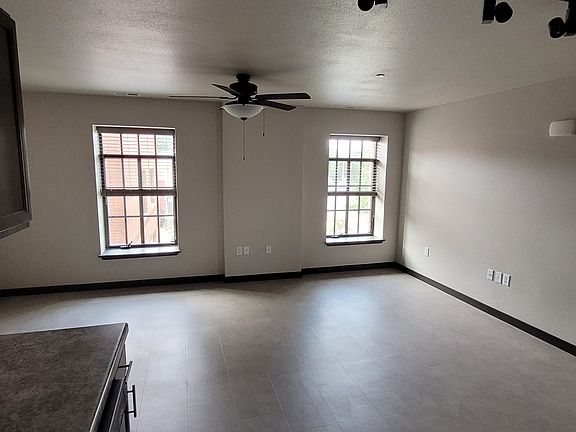 2nd image of 200 S 6th St #204