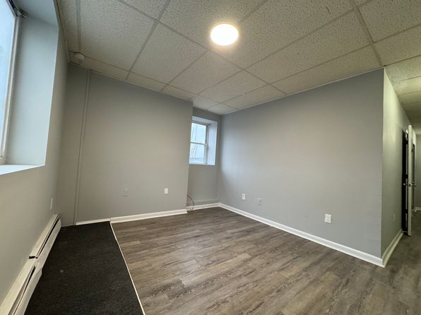 197 S Leonard St APT 1