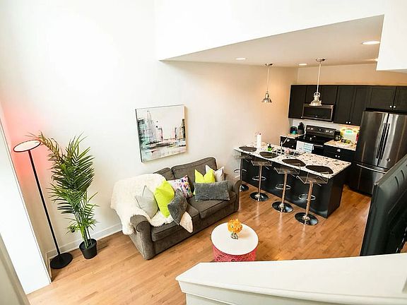 2nd image of 1215 N Hancock St #213