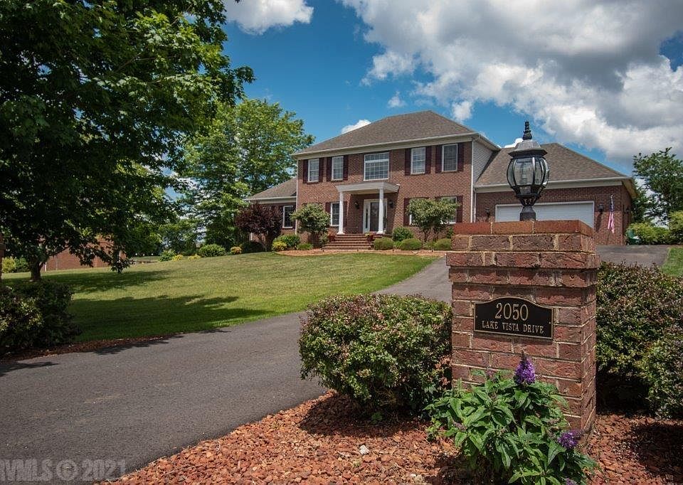 1st image of 2050 Lake Vista Dr