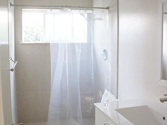 5th image of 157 Elm St APT 108