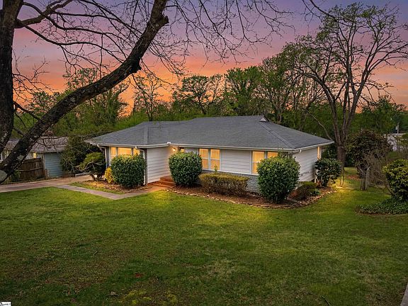 3rd image of 16 Sir Abbott St