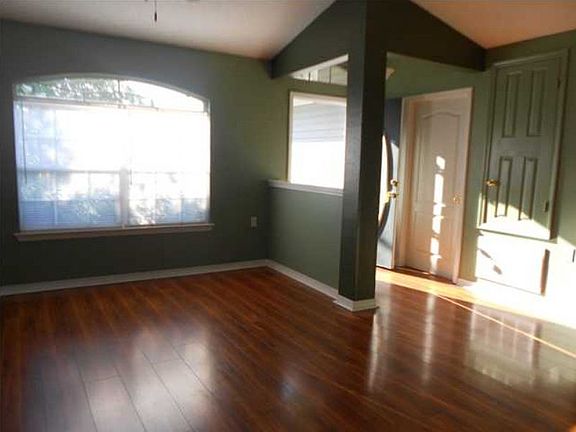 2nd image of 8937 Camelot Pl