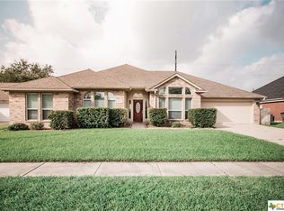 305 Northampton Cir, Victoria, TX 77904