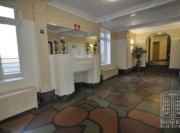 5th image of 4115 46th St APT 6G