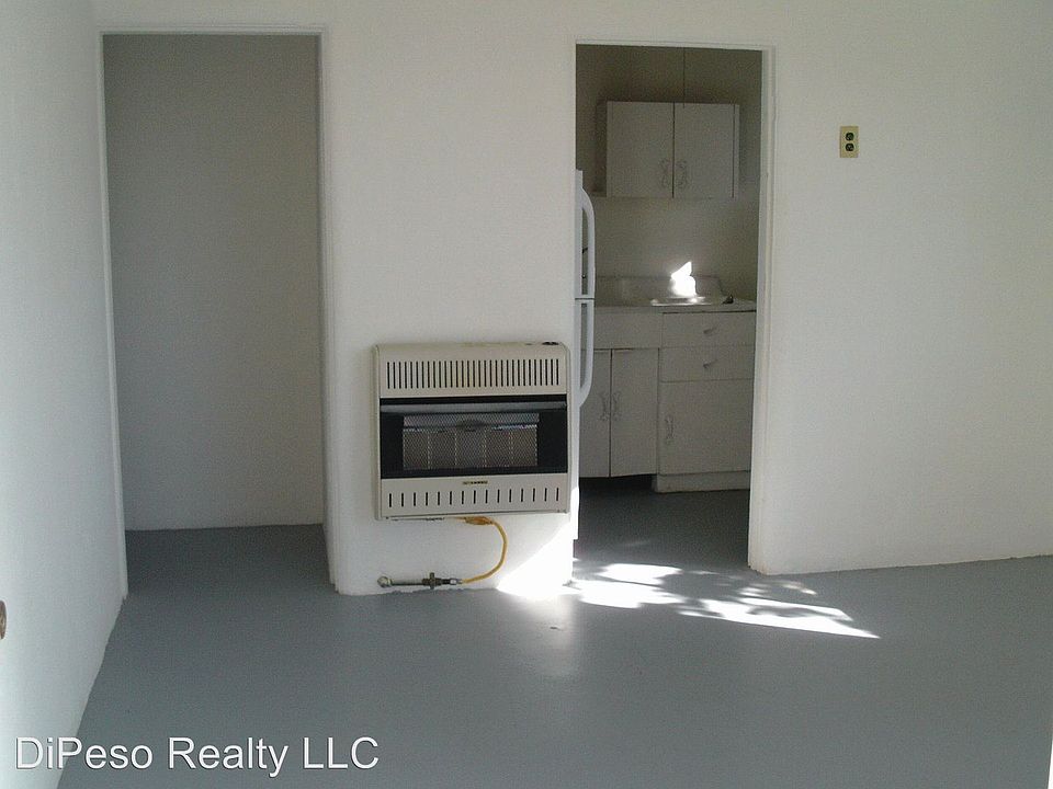 2nd image of 150 S Railroad Ave Unit 02