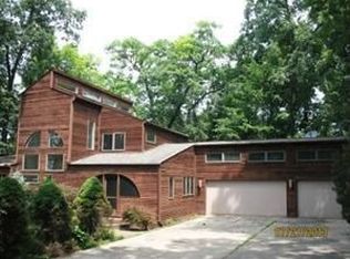 109 Island Lake Rd, Chelsea, MI 48118