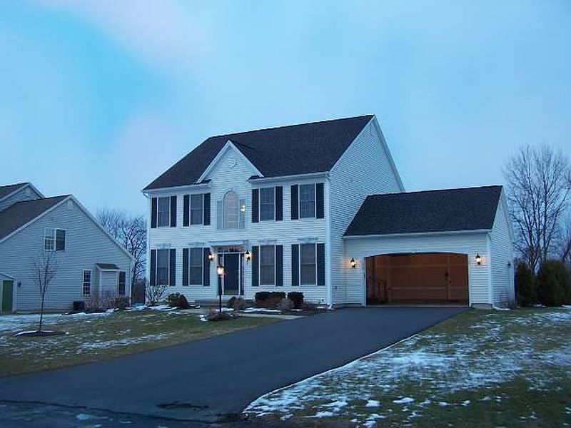 2nd image of 25 OUTLOOK Drive
