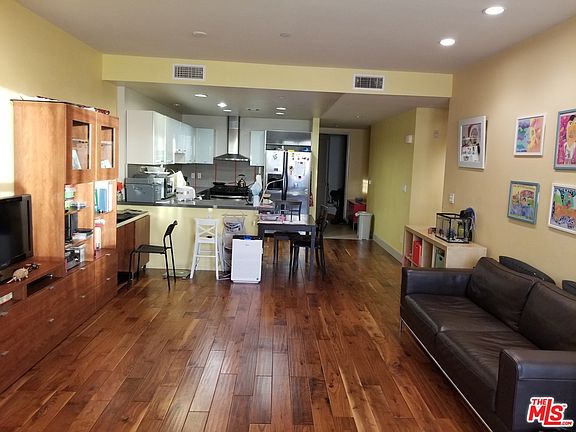 3rd image of 848 S Irolo St #206