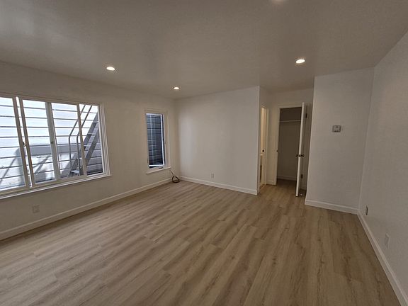5th image of 520 Clayton St APT 2
