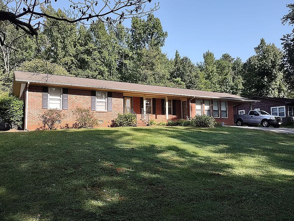1900 sq.ft. beautiful setting