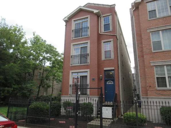 3303 W Warren Blvd Unit 3, Chicago, IL 60624