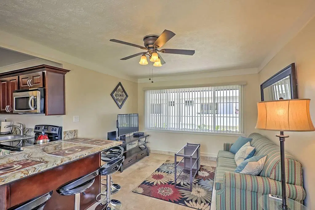 2 bed, 750 sqft, $2,990 — Photo 1