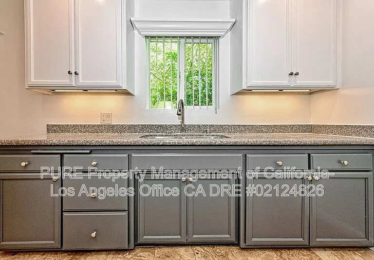 1527 Harvard St #2 — Photo 8