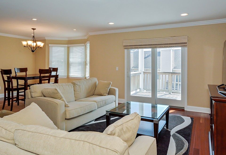 702 Willow Pond Dr Riverhead NY Zillow