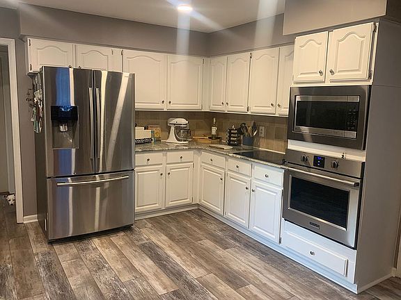 3rd image of 1212 Cogliandro Dr