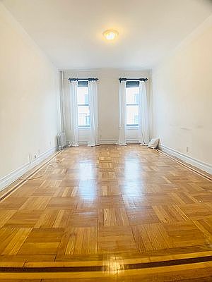 2nd image of 20 Cooper St #4C
