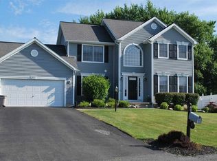 27 Heritage Ct, Cohoes, NY 12047