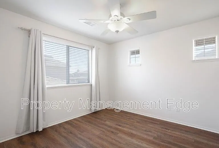 23536 Silverwood St — Photo 12