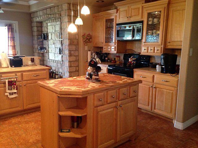 2nd image of 33985 Henderson Rd