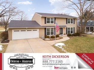 1527 Foxhill Rd, Naperville, IL 60563