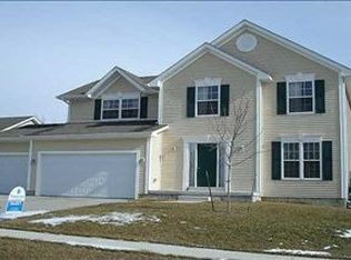 5323 E Kenyon Cir, Des Moines, IA 50320