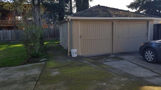 1st image of 108 E Rosemary Ln