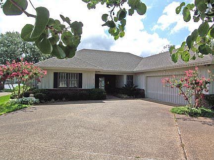 1st image of 4736 Pirates Bay Dr
