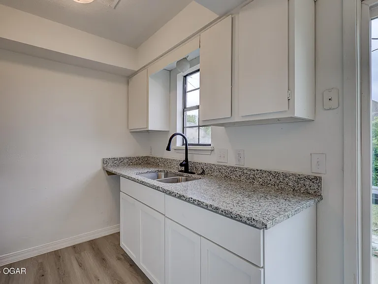1119 S Saint Louis Ave — Photo 10