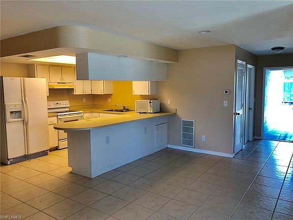 2nd image of 1019 Cape Coral Pkwy W