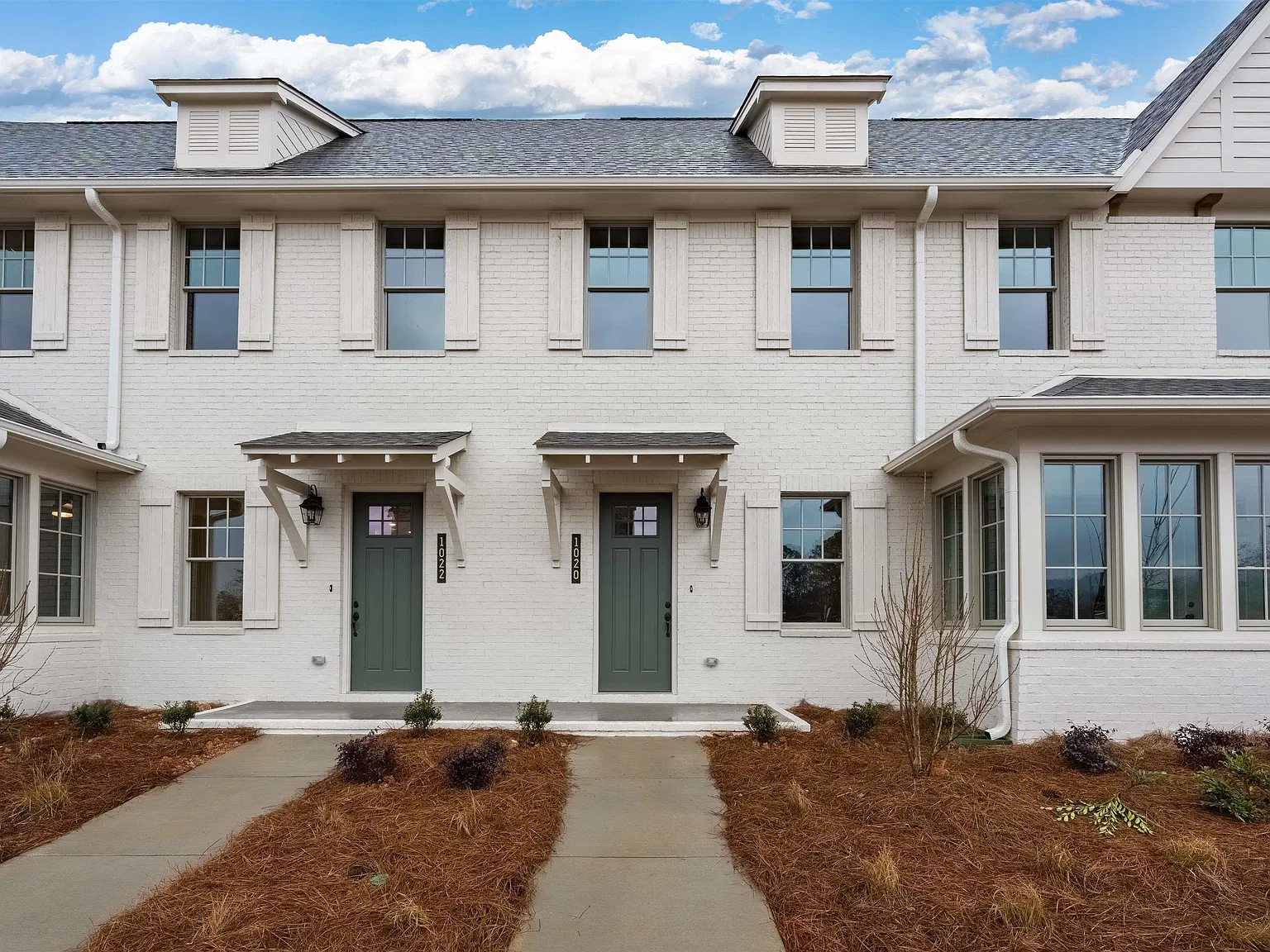 3 bed, 3.0 bath, 1380 sqft, $2,500 — Photo 1