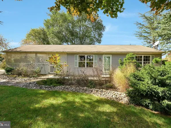 31 Jacob Dr, Bethel, PA 19507