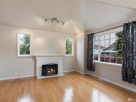 2nd image of 12137 Wallingford Pl NW