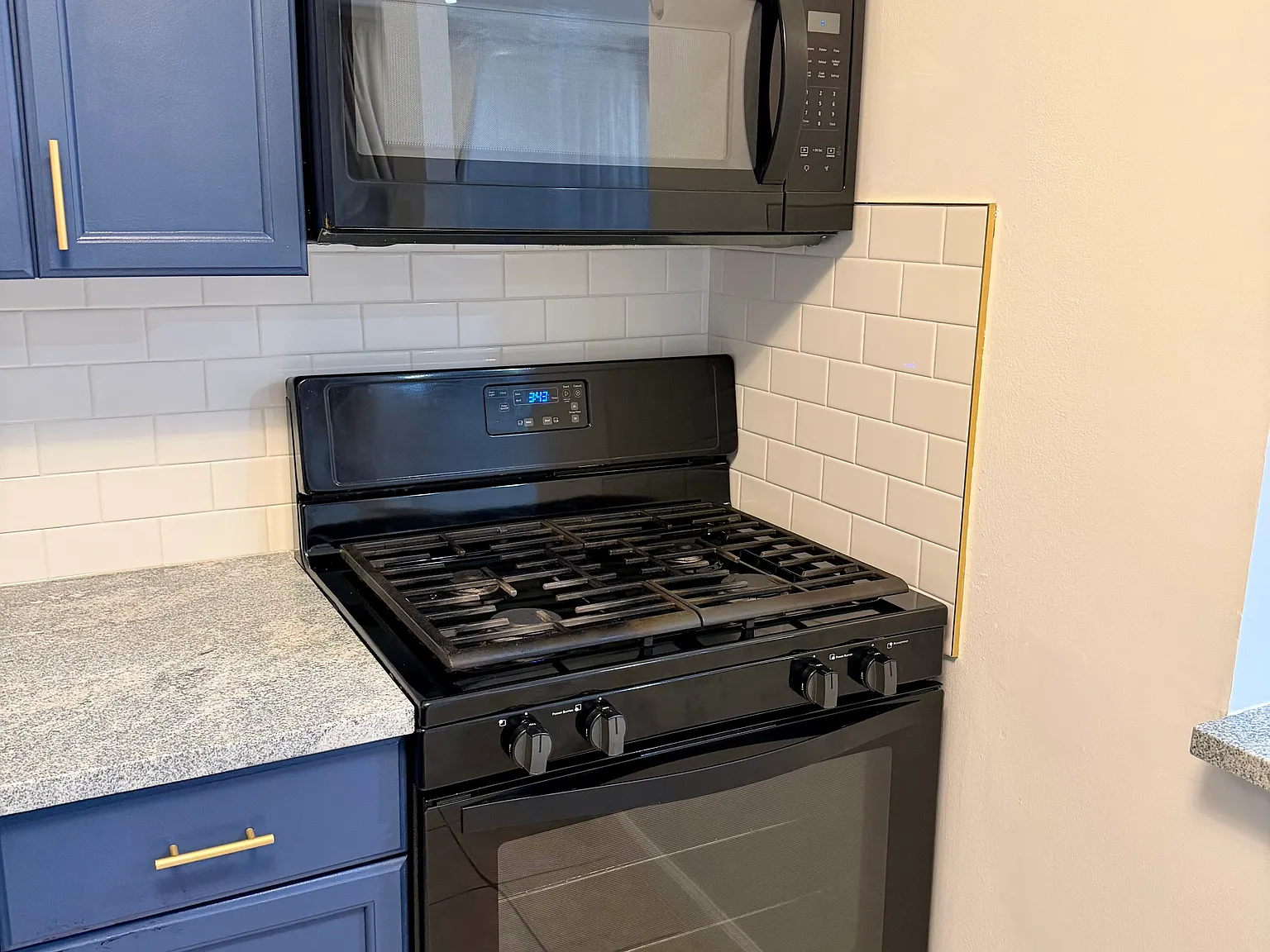2 bed, 850 sqft, $1,750 — Photo 4